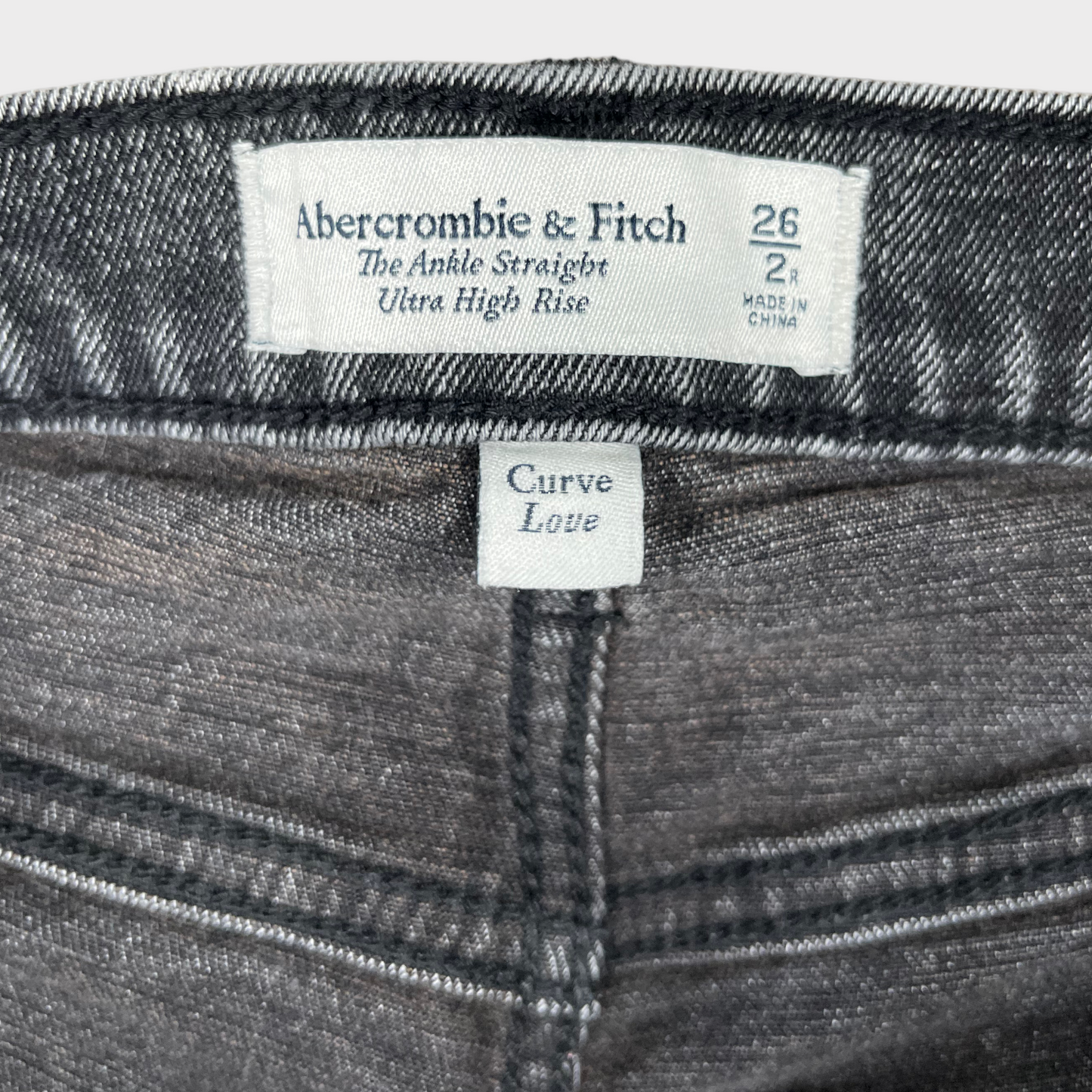 Abercrombie & Fitch Curve Love 90s Ultra High Rise Straight Women's Jean Size 26