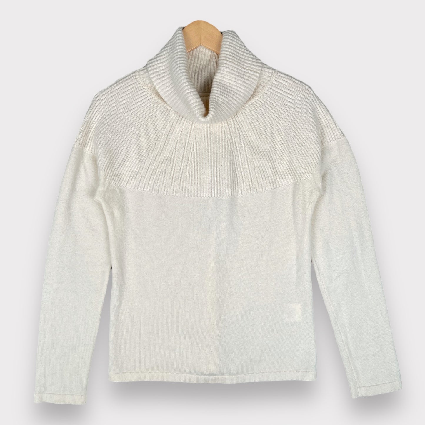 Valentino Cashmere Cream Turtleneck Long-Sleeved Ribbed Sweater Women's Size XL