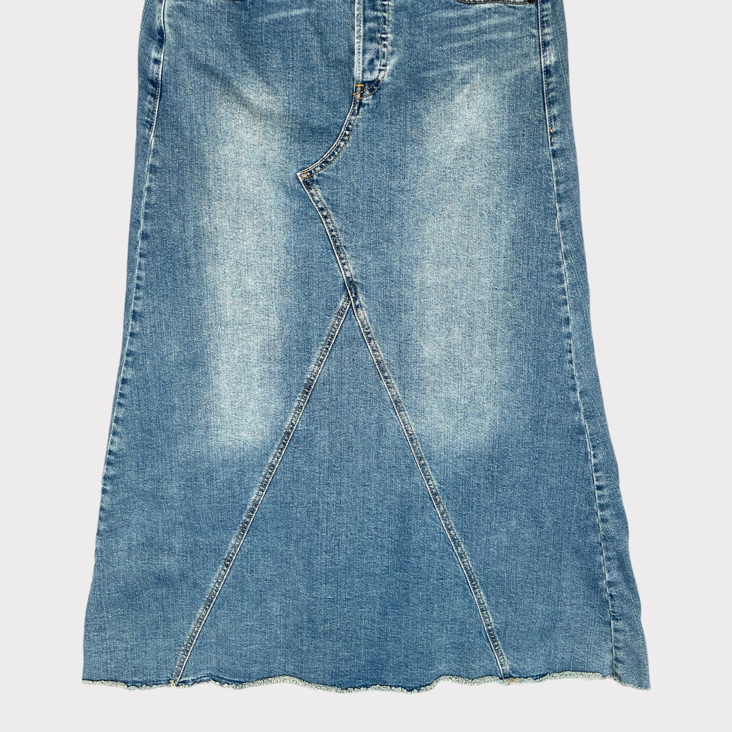 LEVI’S Vintage Women's Jean Maxi Skirt Raw Hem Y2K Boho Size 5 JR 32x37